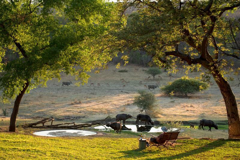 Stanley & Livingstone At Victoria Falls Exterior photo